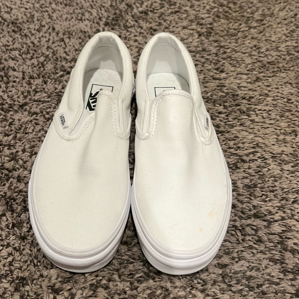 White slip on Vans - women’s 7.5